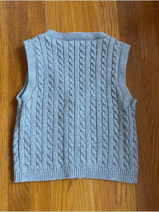 Abercrombie & Fitch Cable Knit Sleeveless Button-Front Sweater Vest -grey - Picture 4 of 4
